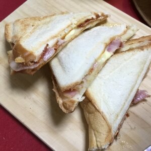 うちのホットサンド　ハムチーズサンド